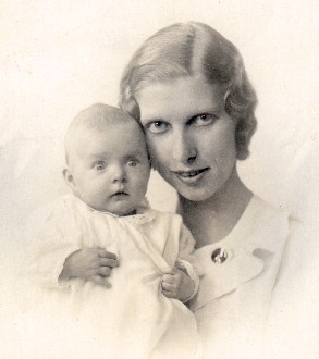 Iris Margaret Edwards and Doris Amy Edwards